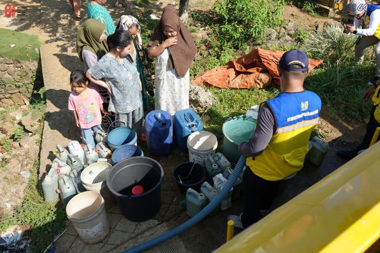 Botteng Utara Kekeringan, Kementerian PU Salurkan 12.000 Liter Air Bersih