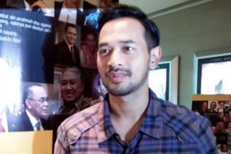 Oka Antara diabadikan isai pemutaran film Mencari Hilal yang ia bintangi, di XXI Pejaten Village, Jakarta Selatan, Kamis (9/7/2015).
