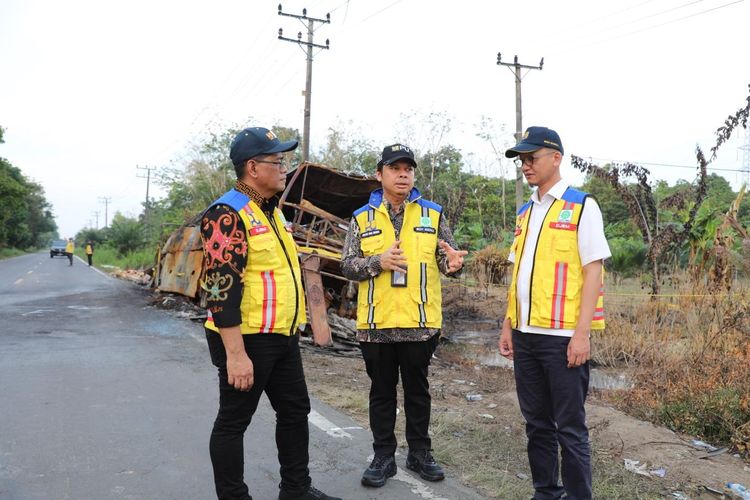 Dirjen Bina Marga Roy Rizali Anwar meninjau ruas Jalan Lintas Sumatera (Jalinsum) koridor Lubuk Linggau hingga batas Provinsi Jambi, Jumat (8/5/2026).
