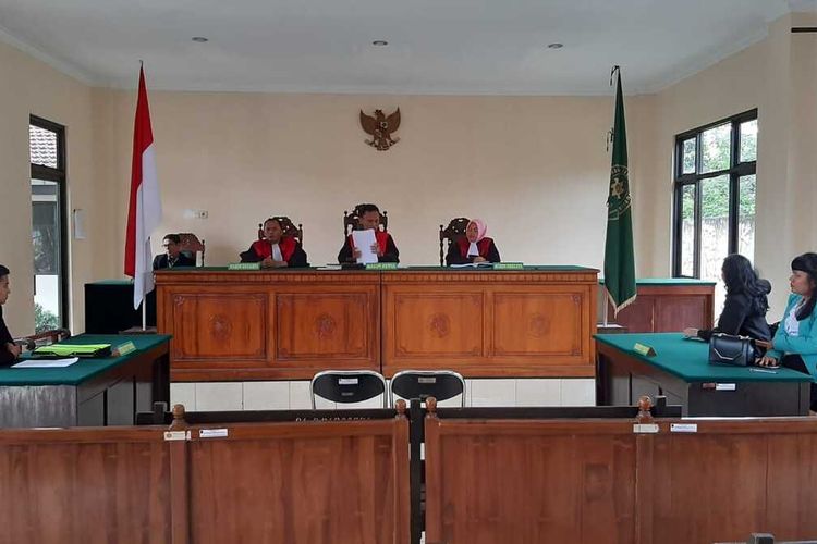 Sidang gugatan oleh Martin Pratiwi terhadap Ashanty Hastuti digelar di Pengadilan Negeri (PN) Purwokerto, Jawa Tengah, Selasa (7/1/2020).