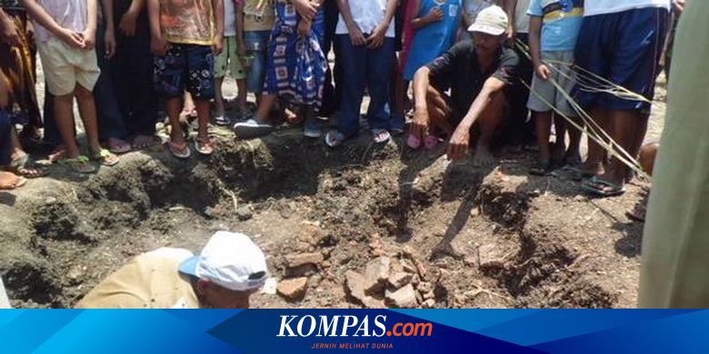 Punden Berundak Ditemukan Di Demak