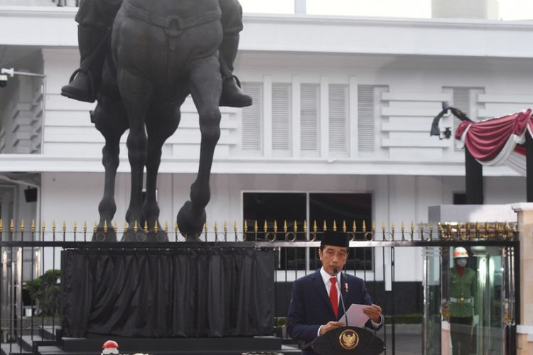 Foto Biro Pers, Media, dan Sekretariat Presiden: Presiden Joko Widodo meresmikan Tugu Api Semangat Indonesia Merdeka Tidak Pernah Padam di lapangan bela negara, Kementerian Pertahanan, Jakarta, Selasa (9/11/2021).