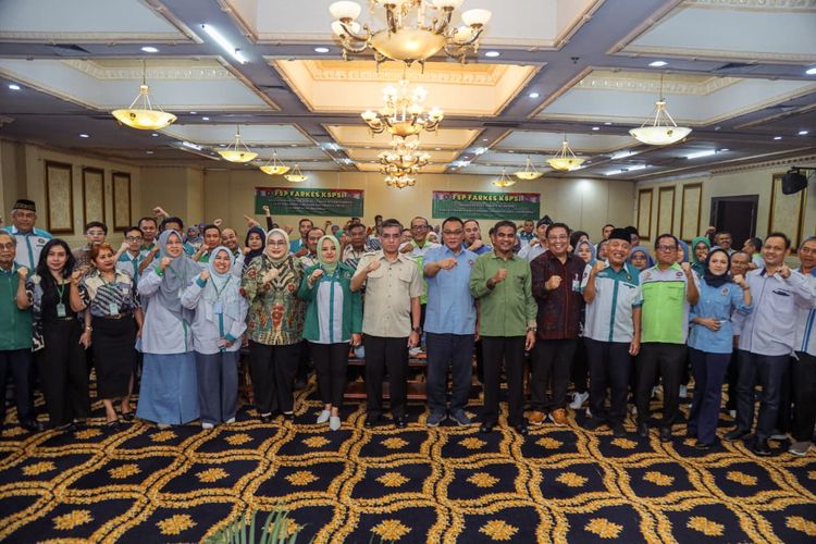 Menteri Ketenagakerjaan Yassierli saat membuka Musyawarah Nasional Tahun 2026 FSP FARKES KSPSI di Jakarta, Kamis (2/4/2026).