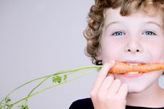 7 Cara agar Menarik Minat Makan Anak