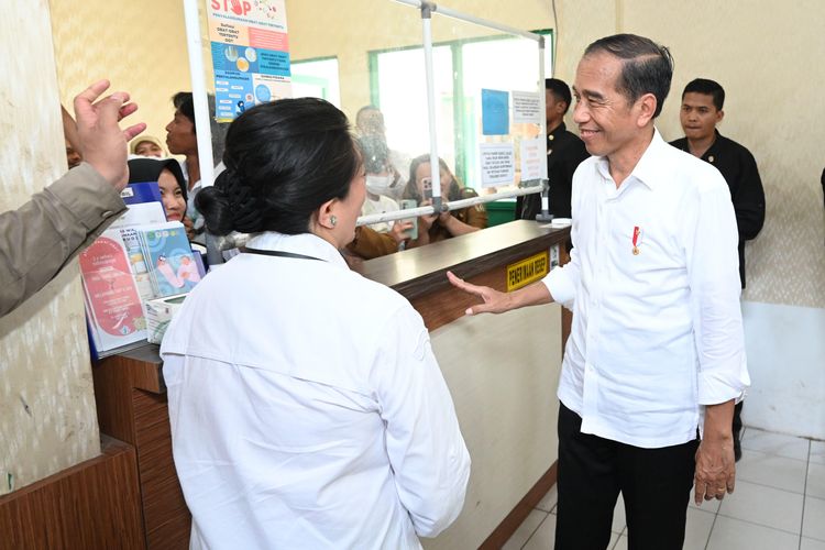 Presiden Joko Widodo Rumah Sakit Umum Daerah (RSUD) Mas Amsyar Kasongan Baru, Kabupaten Katingan, Kalimantan Tengah, Rabu (26/6/2024). 