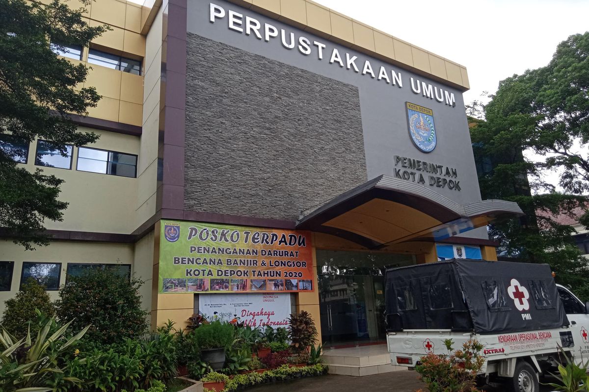 Posko terpadu yang dibuka Pemerintah Kota Depok di gedung perpustakaan daerah hingga  status siaga bencana berakhir, Sejin (6/1/2020)