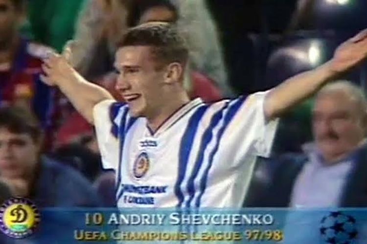Bomber muda Dynamo Kiev, Andriy Shevchenko, merayakan gol ke gawang Barcelona di ajang Liga Champions di Camp Nou pada 5 November 1997.