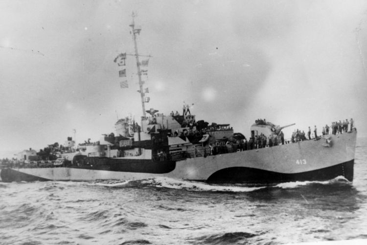 USS Samuel B Roberts tenggelam selama Pertempuran Samar di Laut Filipina pada Oktober 1944, dan terletak 6.895 meter dari permukaan air.
