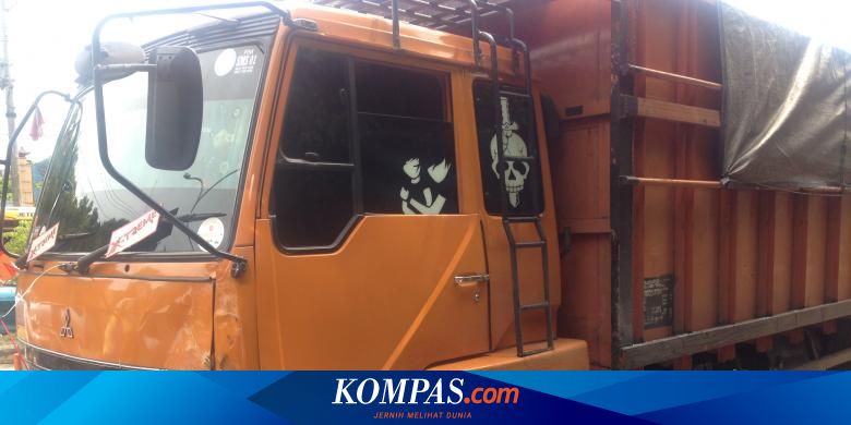 Truk Tabrak Belasan Kendaraan Satu Orang Tewas