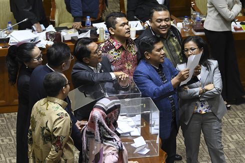 Saat Canda Tawa Warnai Voting Pimpinan KPK di Komisi III DPR...