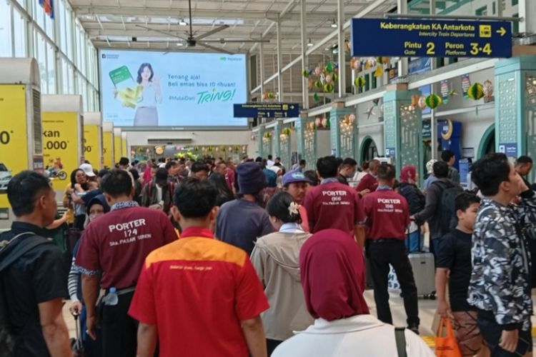 Warga Diimbau Tak Bawa Mobil Pribadi Saat Jemput Penumpang di Pasar Senen