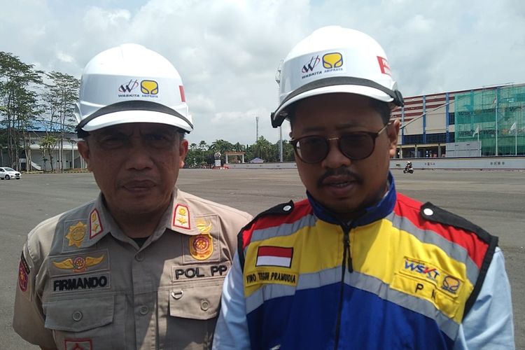 Project Manager Renovasi Stadion Kanjuruhan dari PT Waskita Karya (Persero), Vino Teguh Pramudya (Kanan).