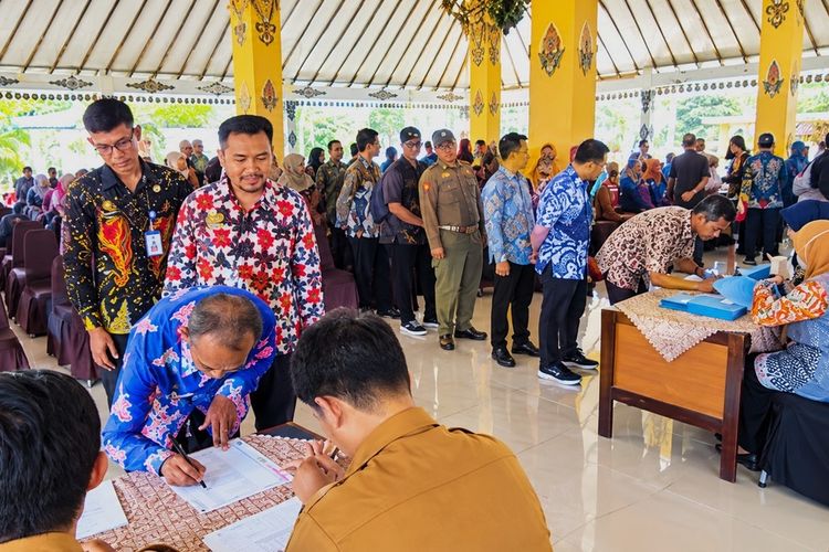 Kontrak 1.109 PPPK Paruh Waktu Diperpanjang, Bupati Magetan: Gaji Tetap