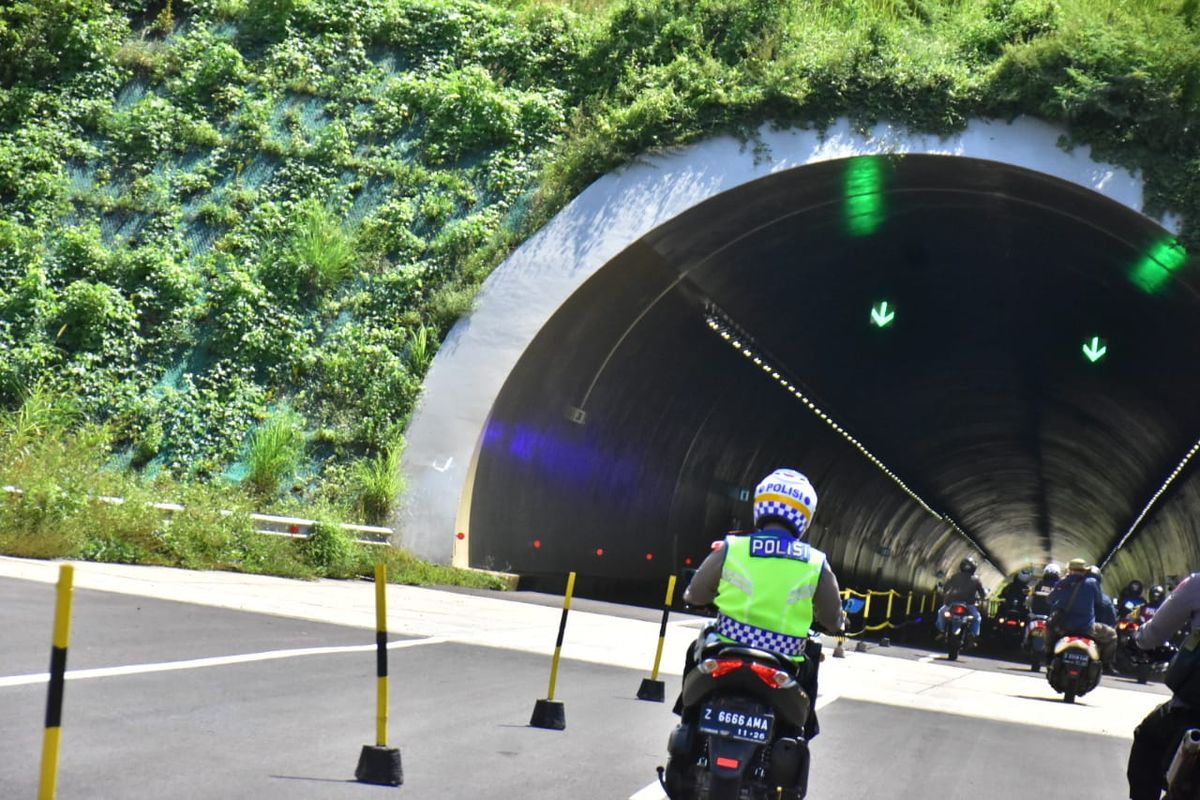 Forkopimda melakukan monitoring ke lapanga untuk meninjau jalur transportasi utama dan jalur alternatif serta kesiapan Pos Pengamanan Mudik Lebararan 2022.