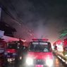 13 Unit Truk Damkar Dikerahkan untuk Atasi Kebakaran Pabrik Paralon di Kosambi