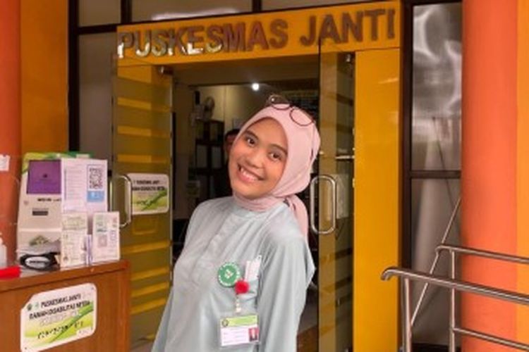 Nisrina Alifah Jadi Wisudawan Terbaik sekaligus Termuda Kedokteran UB, Ini Kiat Suksesnya