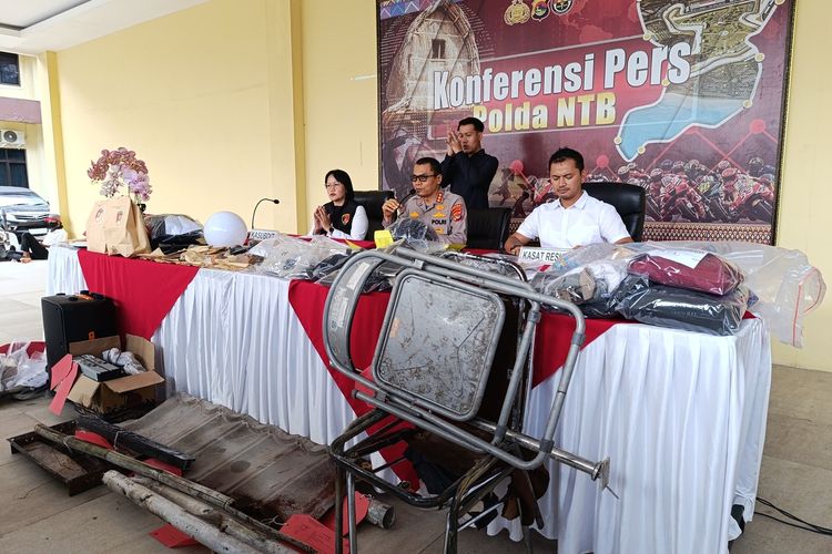 Polisi Tahan 8 Tersangka Perusakan dan Penjarahan Gedung DPRD NTB