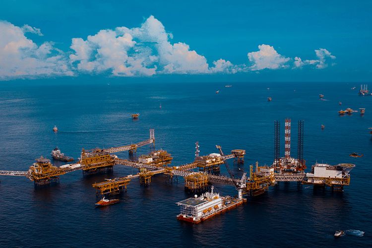 Tambang minyak bumi milik negara Brunei Darussalam yang dijuluki sebagai negara Petro Dollar Asia Tenggara.