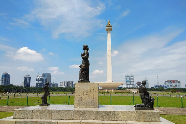 Kondisi Monunen Nasional Senin 20/11/2017. Setiap Senin kawasan monas ditutup untuk dilakukan perawatan