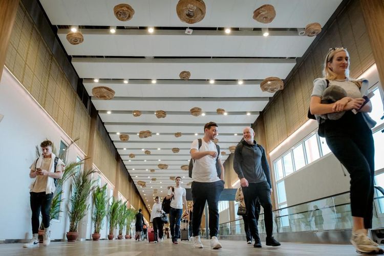 Bandara Internasional I Gusti Ngurah Rai di Bali bersolek untuk menyambut para delegasi KTT G20.