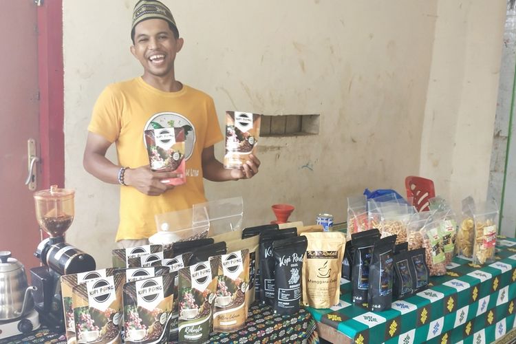 Kawasan agrowisata Kopi Colol menjadi tujuan berwisata untuk menikmati berbagai jenis aroma kopi khas Colol, Kecamatan Lambaleda Timur, Kab. Manggarai Timur, NTT, Minggu, (22/5/2022). (KOMPAS.com/MARKUS MAKUR)