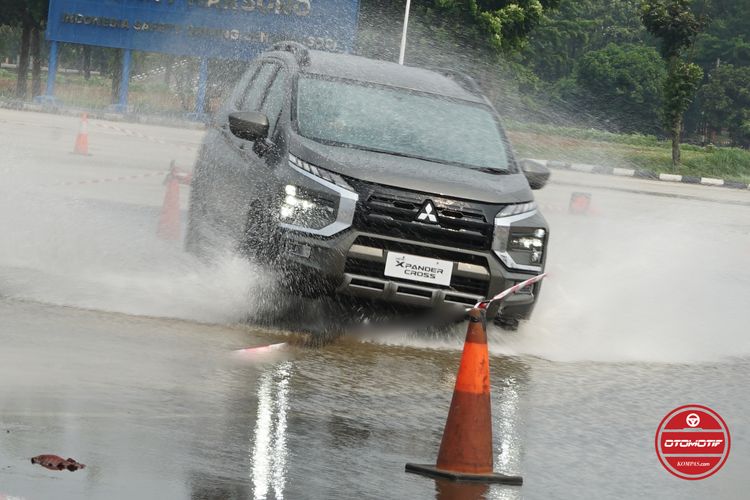 Mitsubishi New Xpander Cross