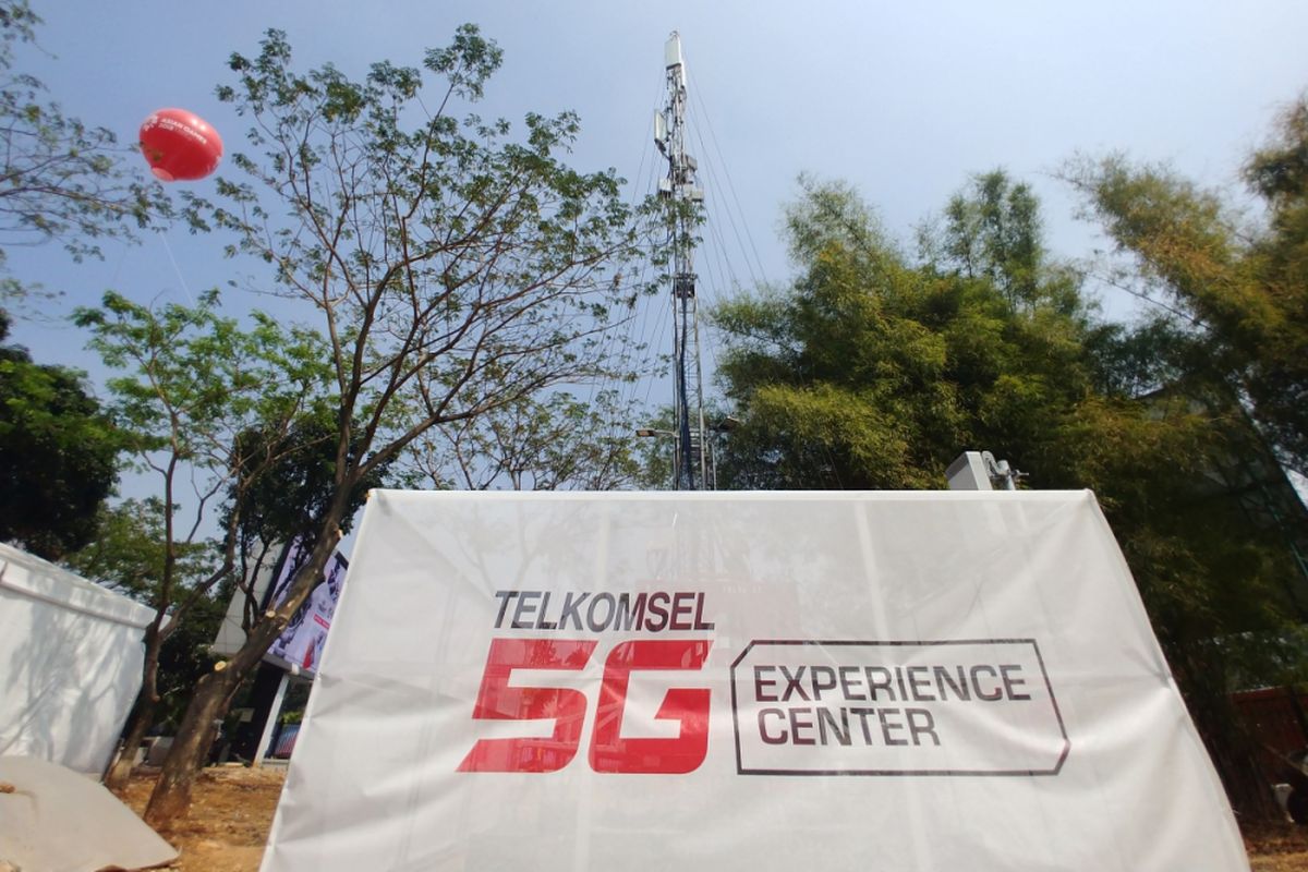 BTS 5G Telkomsel di kompleks GBK.