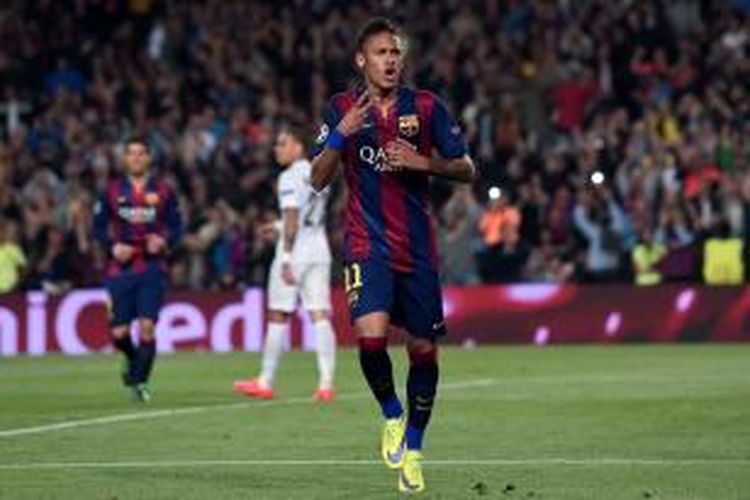 Striker Barcelona, Neymar, seusai mencetak gol ke gawang PSG pada leg kedua perempat final Liga Champions di Camp Nou, Selasa (21/4/2015). 