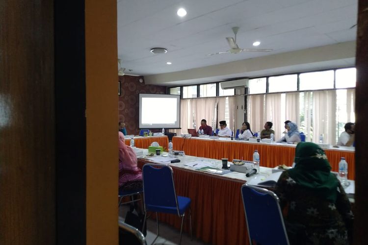 Pertemuan antara pejabat Pemprov Jawa Timur dengan Pejabat Pemkab Jember digelar secara tertutup di kantor Bakorwil Jember