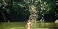 Langka, Nicholas Saputra Unggah Foto Shirtless di Hutan Tangkahan, Warganet Heboh