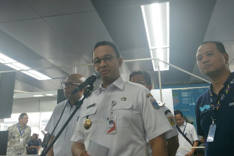 Gubernur DKI Jakarta Anies Baswedan di Stasiun MRT ASEAN di Jakarta Selatan, Rabu (22/1/2020).