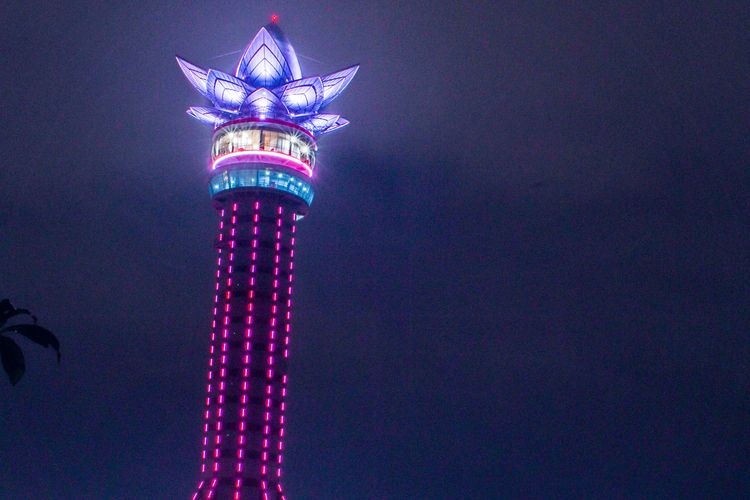 Menara Pandang Teratai di Purwokerto, Banyumas, Jawa Tengah.