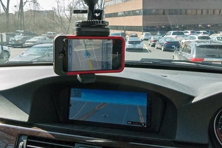 Tren GPS tambahan pada mobil mulai menurun akibat maraknya penggunaan smartphone.