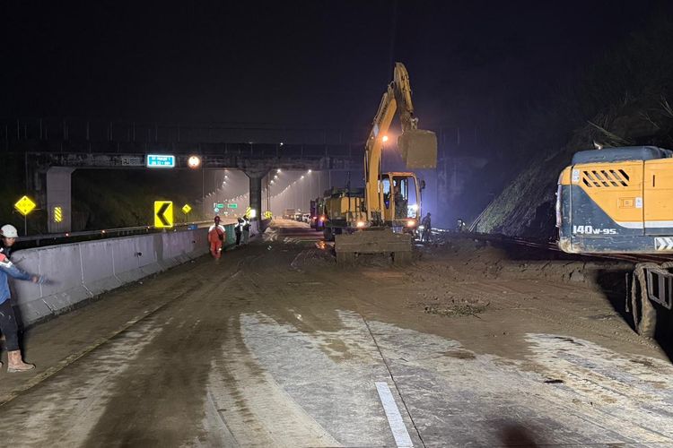 Sempat Longsor, Tol Bocimi Kini Sudah Bisa Dilalui