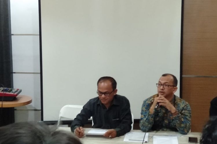Pihak manajemen PT Kampung Kurma melalui kuasa hukumnya saat menggelar konferensi press atas tuduhan dugaan penipuan investasi bodong yang digelar di kantornya di Bogor, Jawa Barat, Rabu (13/11/2019).