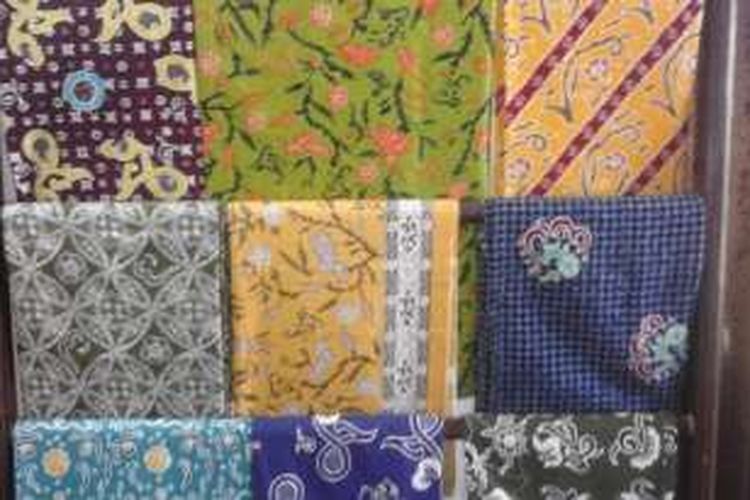 batik besurek yang dibuat dari tangan