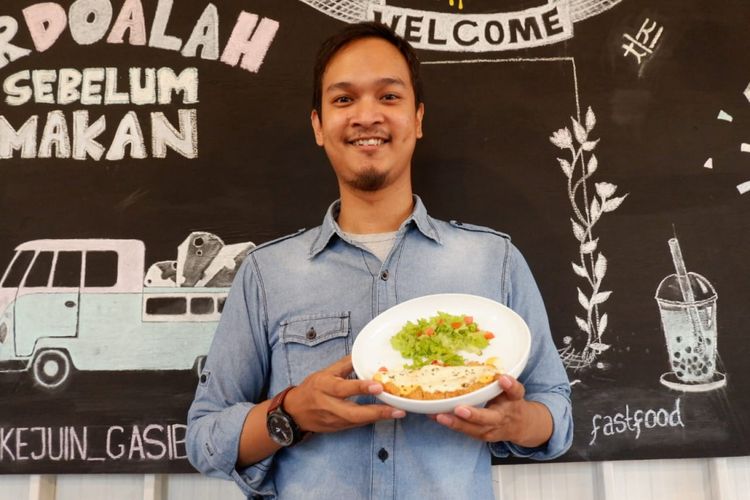 Iqbal Jabbar, pemilik Kedai Kejuin di Bandung. 