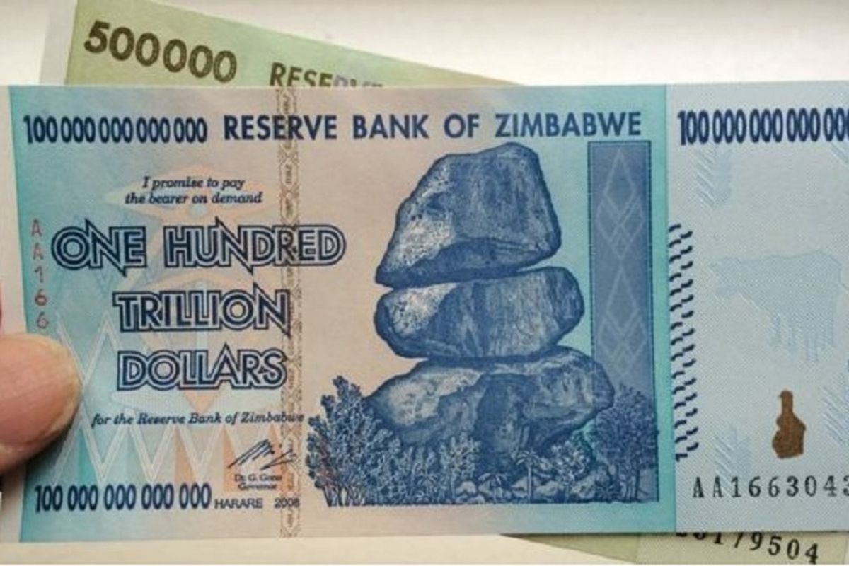 Mata uang dollar Zimbabwe.