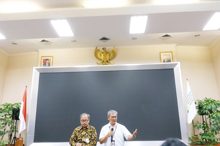 Juru bicara pemerintah untuk penanganan virus corona Achmad Yurianto dalam konferensi pers di Kantor Kemenkes, Kuningan, Jakarta Selatan, Selasa (3/3/2020). 