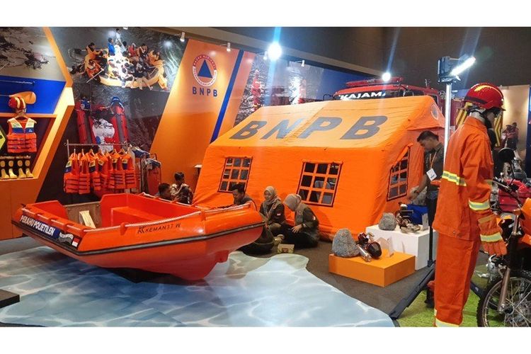 Sejumlah peralatan logistik dari BNPB yang ada di ADEXCO 2025.