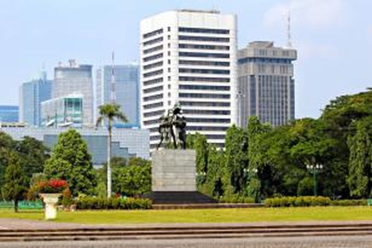Jakarta punya daya tarik untuk tempat menetap. Tidak hanya dari segi ekonomi yang terus tumbuh, jumlah populasi Jakarta perlu diperhitungkan. 
