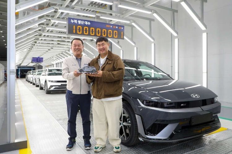 Produksi Hyundai Ioniq 5 pertama di Korea Selatan langsung diantarkan ke konsumen