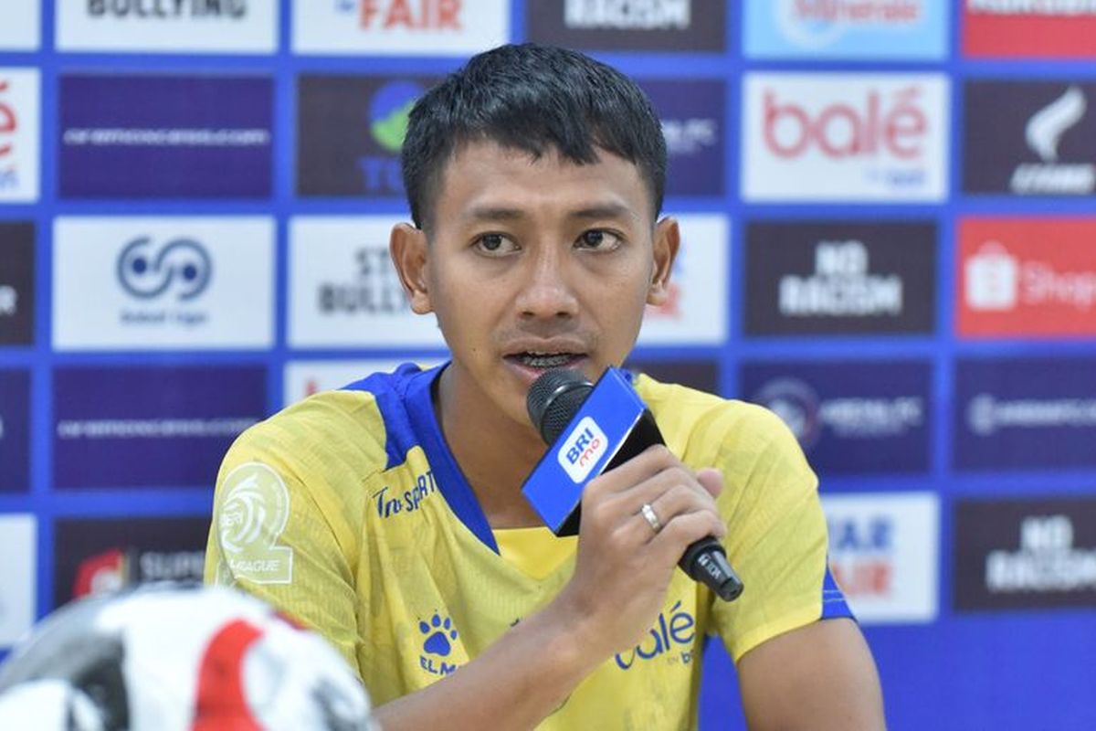 Pertama kalinya Beckham Putra jabat kapten Persib Bandung, alasan pelatih Bojan Hodak mempercayakannya. 