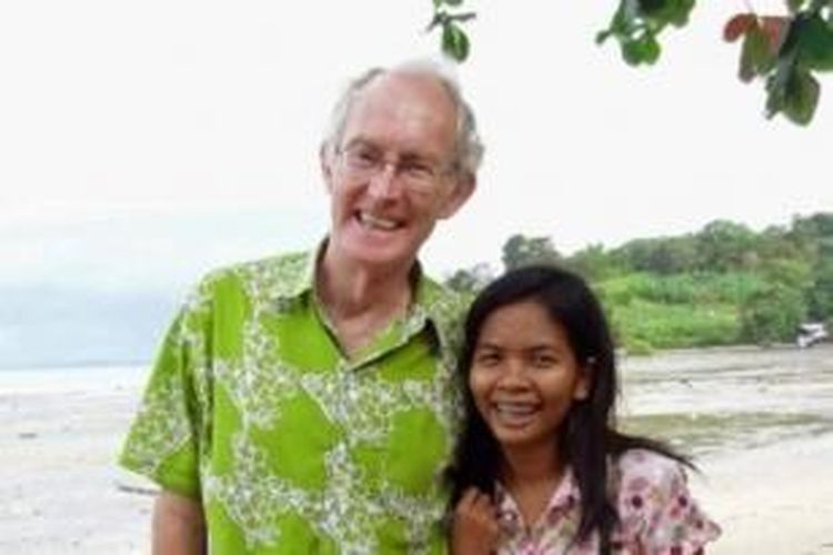 Jurnalis asal Australia Alan Morrison dan koleganya Chutima Sidasathian dituduh memfitnah Angkatan Laut Thailand. 