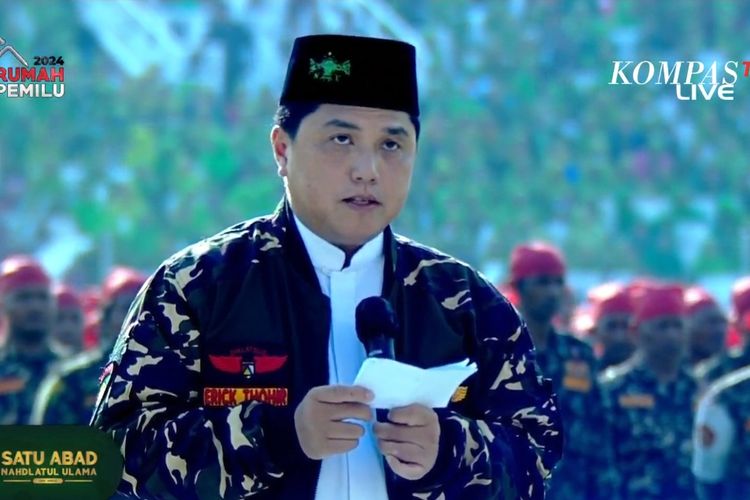 Menteri BUMN Erick Thohir berpidato di acara Resepsi Satu Abad NU di Sidoarjo, Jawa Timur, Selasa (7/2/2023).
