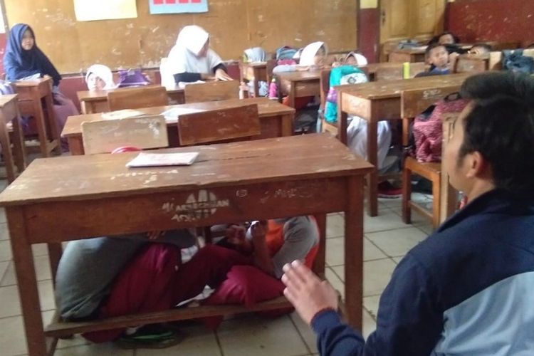 Pemprov DKI Gelar Simulasi Gempa Bumi Serentak di Perkantoran hingga Sekolah Hari Ini