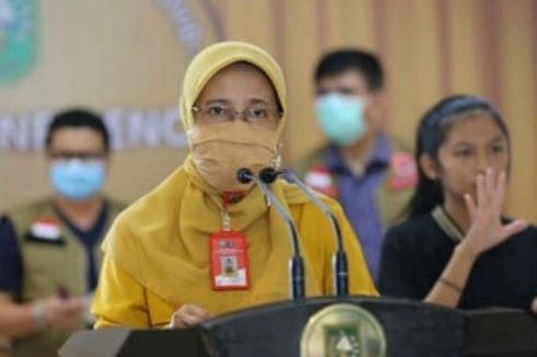Plh Sekdaprov Riau Jadi Orang Pertama Disuntik Vaksin Covid-19 Sinovac
