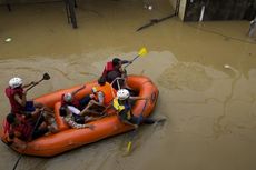 Kisah Tari Saat Rumahnya Ambles di Kali Ciliwung