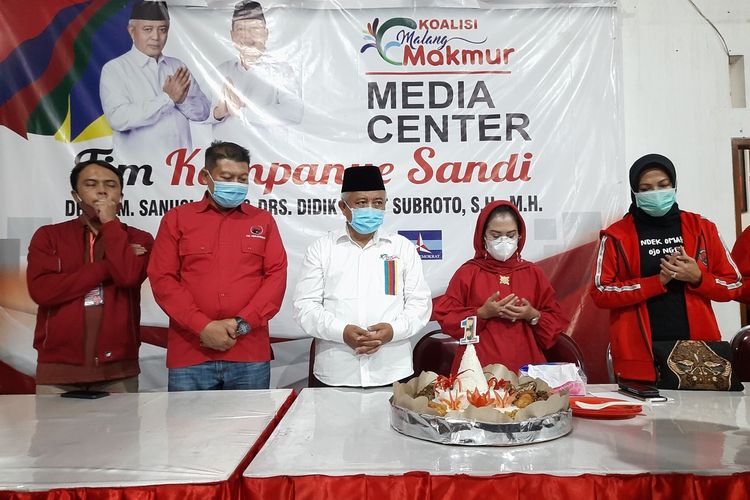 Pasangan Sanusi-Didik Gatot Subroto bersama tim saat deklarasi kemenangan berdasarkan quick count Pilkada Kabupaten Malang pada Rabu (9/12/2020) lalu.