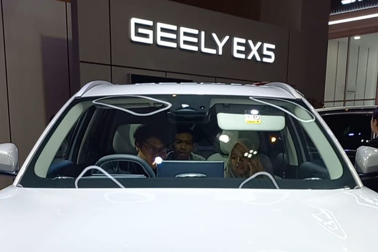 Geely EX5